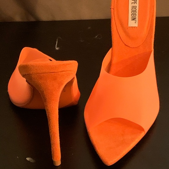 NIB Women’s Size 8.5 Cape Robins Heels - Picture 5 of 7